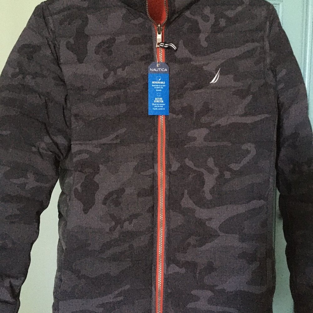 Nautica men's reversible puffer. MEDIUM.  NEW WITH TAG